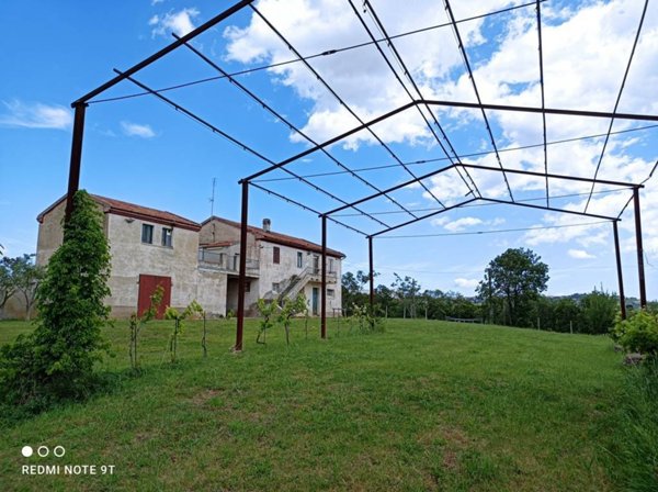 casa indipendente in vendita a Recanati in zona Fontenoce