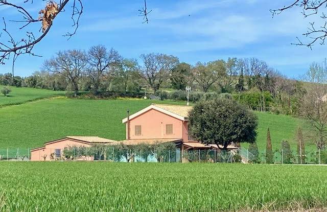 casa indipendente in vendita a Recanati in zona Chiarino