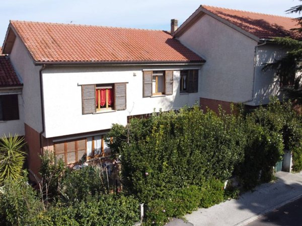 casa indipendente in vendita a Recanati