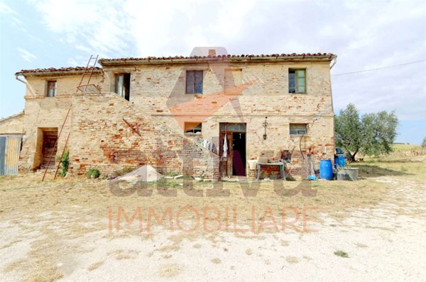 casa indipendente in vendita a Recanati in zona Montefiore