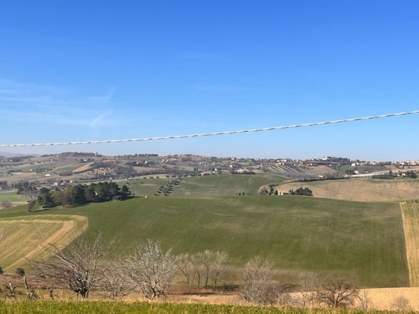 casa indipendente in vendita a Recanati in zona Montefiore