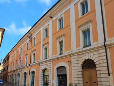 negozio in vendita a Recanati