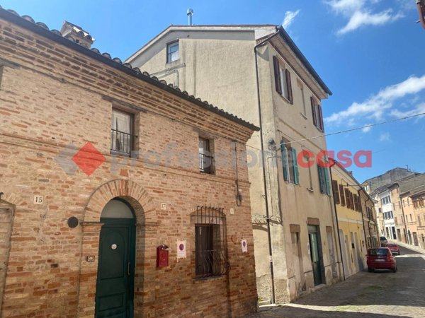 appartamento in vendita a Recanati in zona Castelnuovo