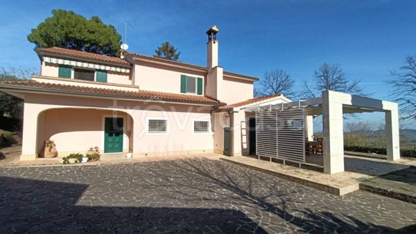 casa indipendente in vendita a Recanati