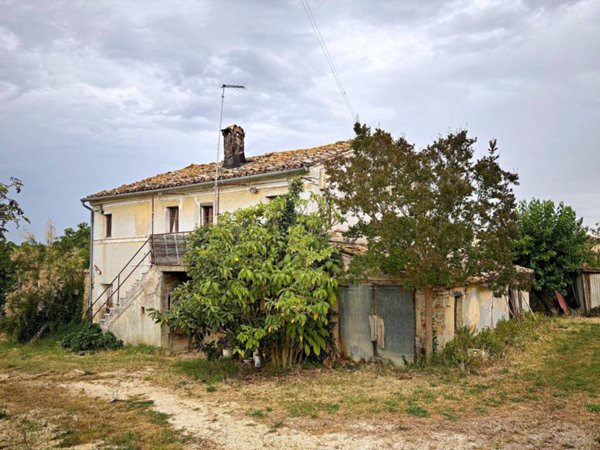 casale in vendita a Recanati in zona Montefiore