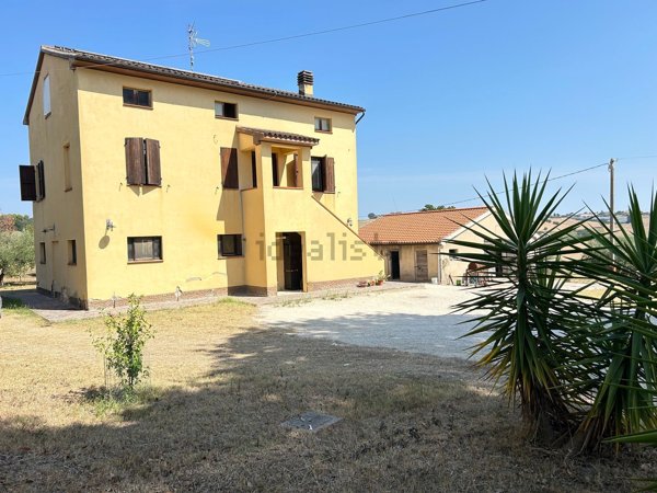 casa indipendente in vendita a Recanati