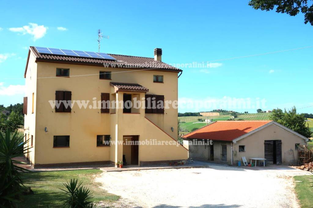 casa indipendente in vendita a Recanati