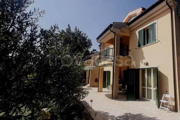 casa indipendente in vendita a Recanati