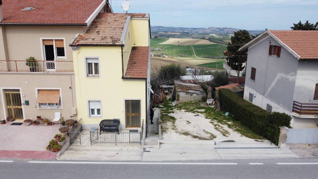 casa indipendente in vendita a Recanati