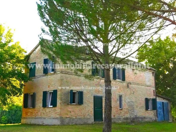 casa indipendente in vendita a Recanati