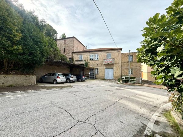 intera palazzina in vendita a Recanati