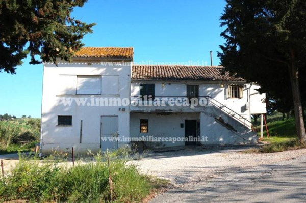 casa indipendente in vendita a Recanati