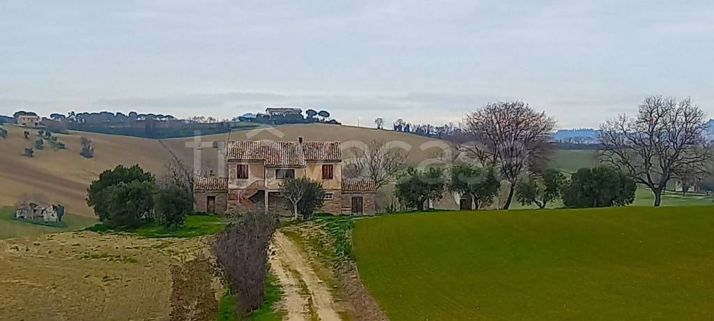 casa indipendente in vendita a Recanati in zona Montefiore