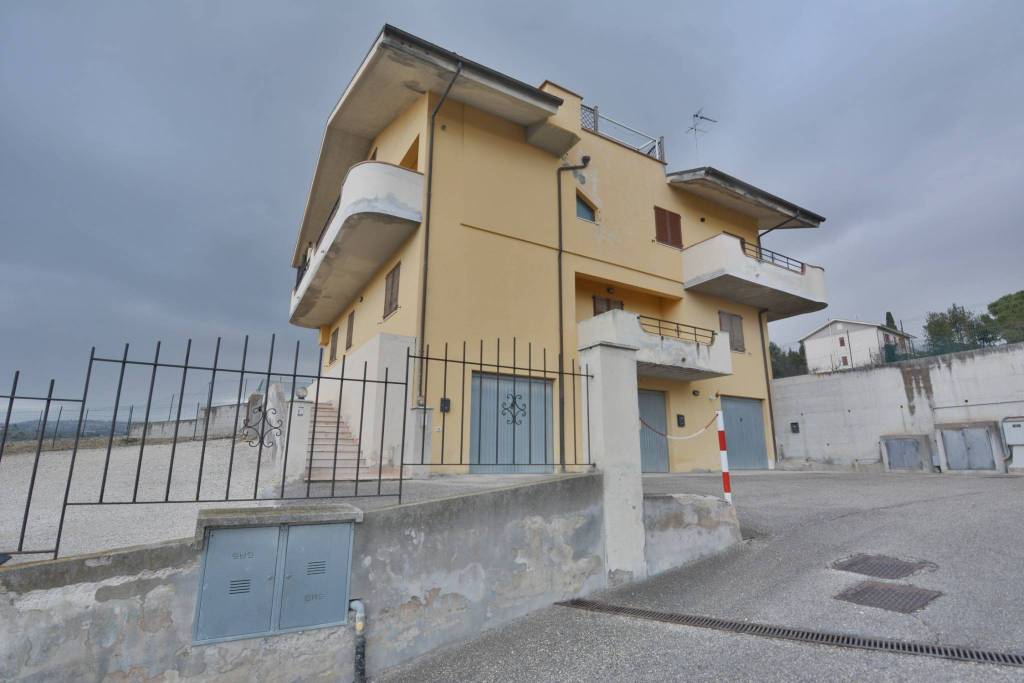 appartamento in vendita a Recanati in zona Chiarino