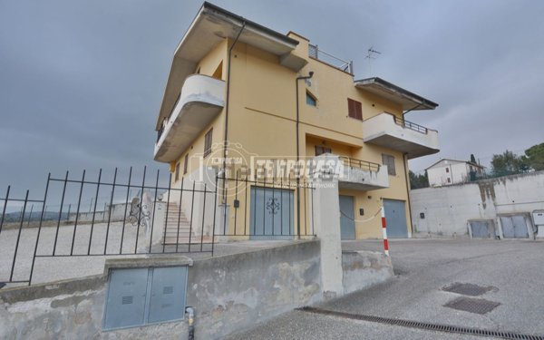 appartamento in vendita a Recanati in zona Chiarino