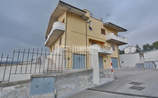 appartamento in vendita a Recanati in zona Chiarino