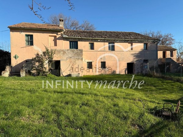 casa indipendente in vendita a Recanati