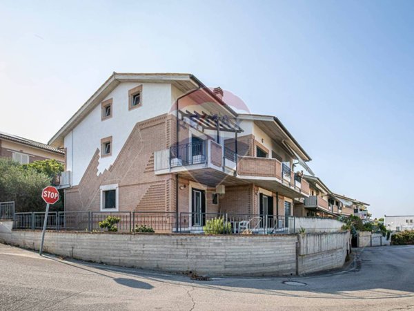 casa indipendente in vendita a Recanati