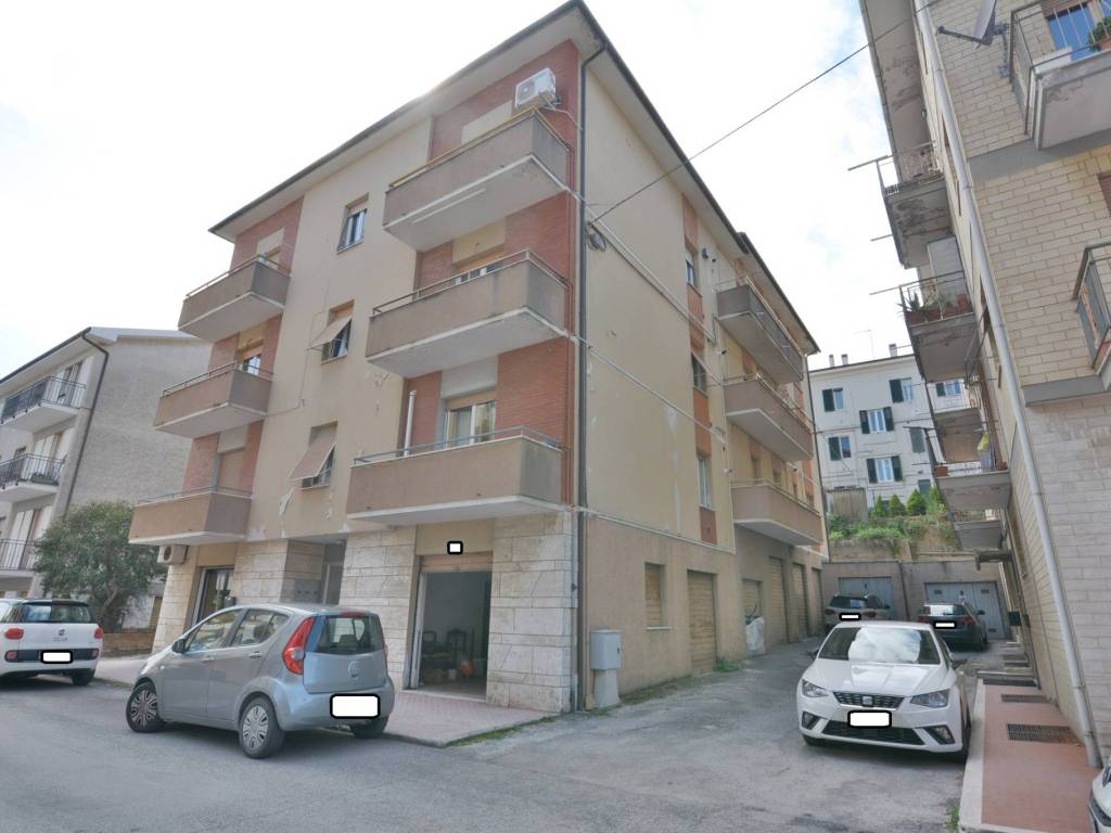 negozio in vendita a Recanati