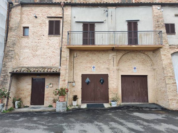casa indipendente in vendita a Recanati