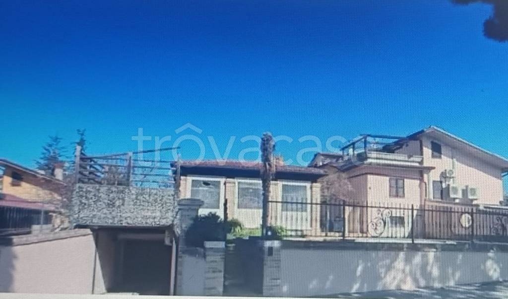 casa indipendente in vendita a Recanati in zona Santa Lucia
