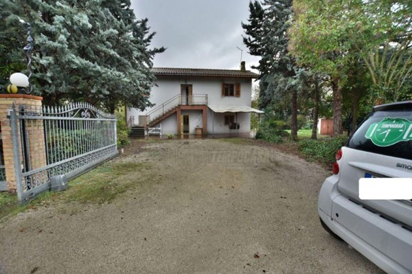 casa indipendente in vendita a Recanati in zona Fontenoce