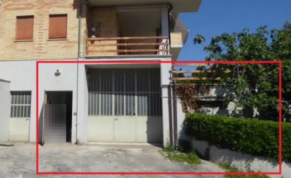 locale di sgombero in vendita a Recanati