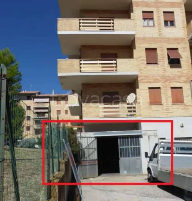 locale di sgombero in vendita a Recanati