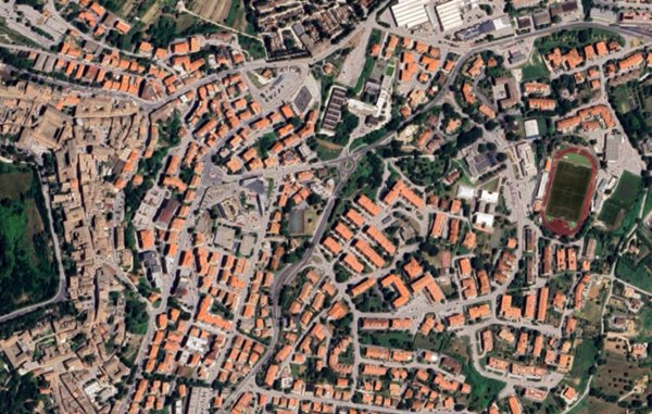 locale di sgombero in vendita a Recanati