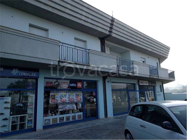 negozio in vendita a Recanati
