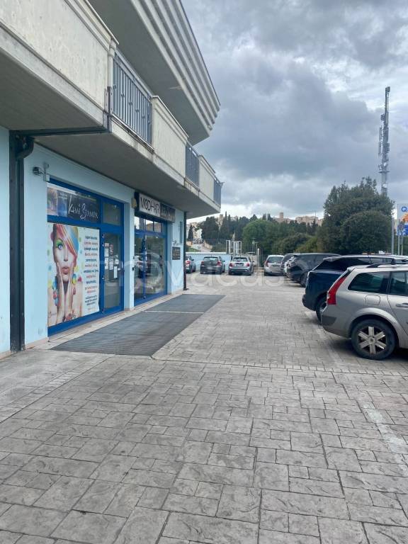 negozio in vendita a Recanati