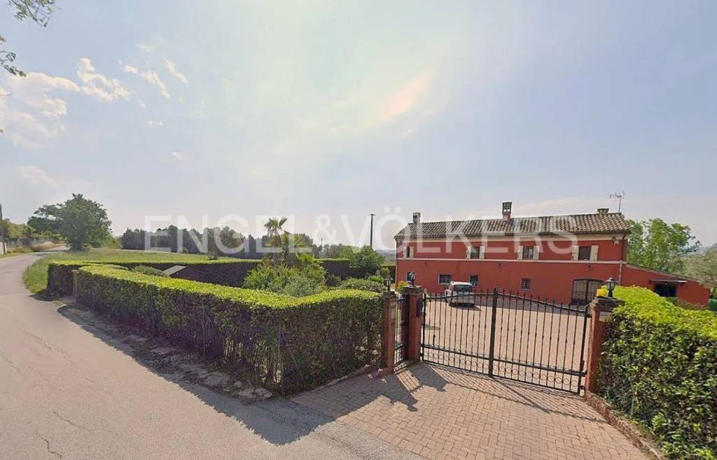 casa indipendente in vendita a Recanati