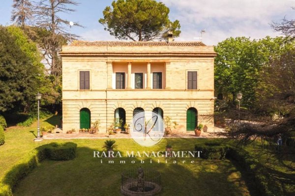 casa indipendente in vendita a Recanati