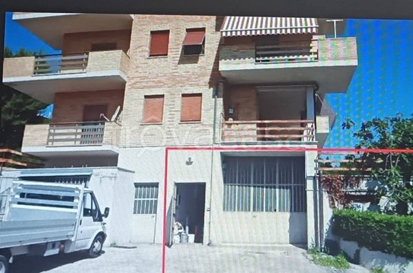 negozio in vendita a Recanati