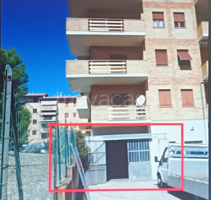 negozio in vendita a Recanati