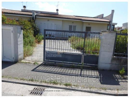 casa indipendente in vendita a Recanati