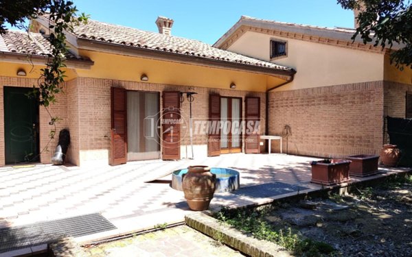 casa indipendente in vendita a Recanati