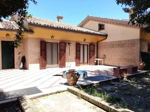 casa indipendente in vendita a Recanati