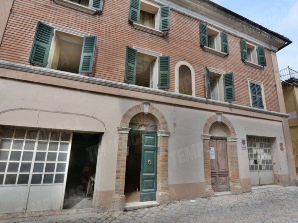 casa indipendente in vendita a Recanati in zona Castelnuovo