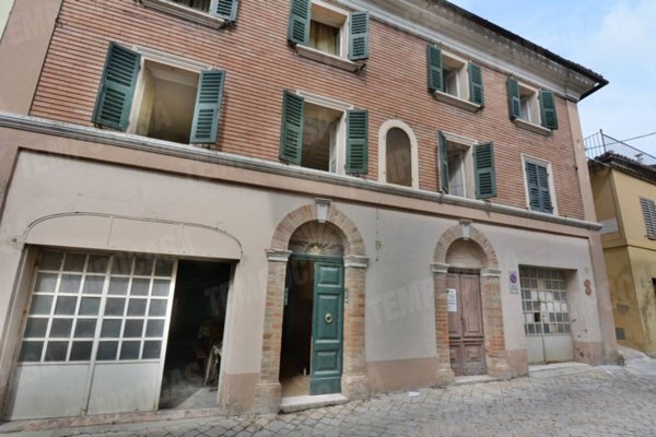 casa indipendente in vendita a Recanati in zona Castelnuovo