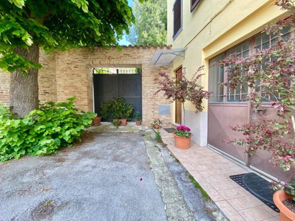 casa indipendente in vendita a Recanati