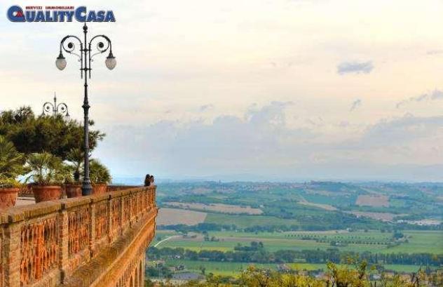 casa indipendente in vendita a Recanati in zona Castelnuovo