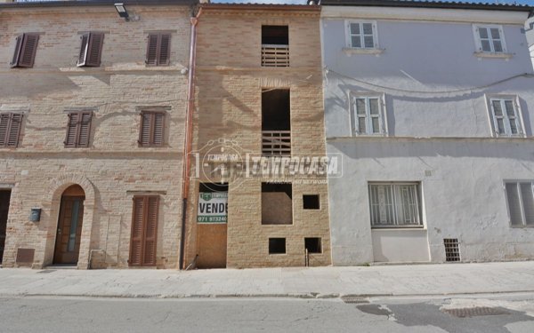 pentavano in vendita a Recanati