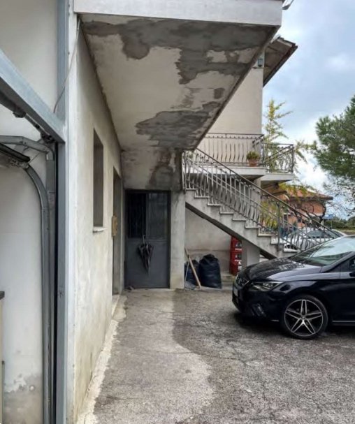 locale di sgombero in vendita a Recanati