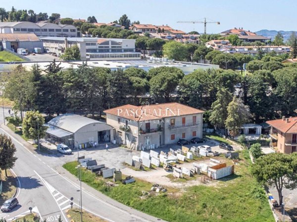 casa indipendente in vendita a Recanati
