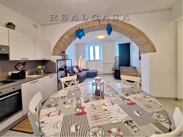 casa indipendente in vendita a Recanati