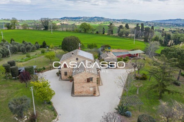casa indipendente in vendita a Recanati