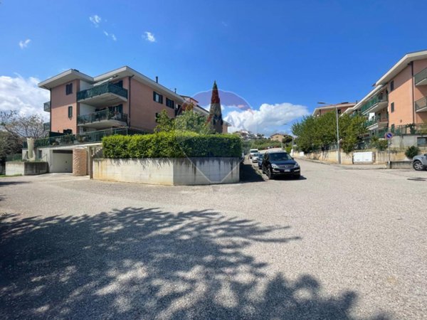 locale di sgombero in vendita a Recanati