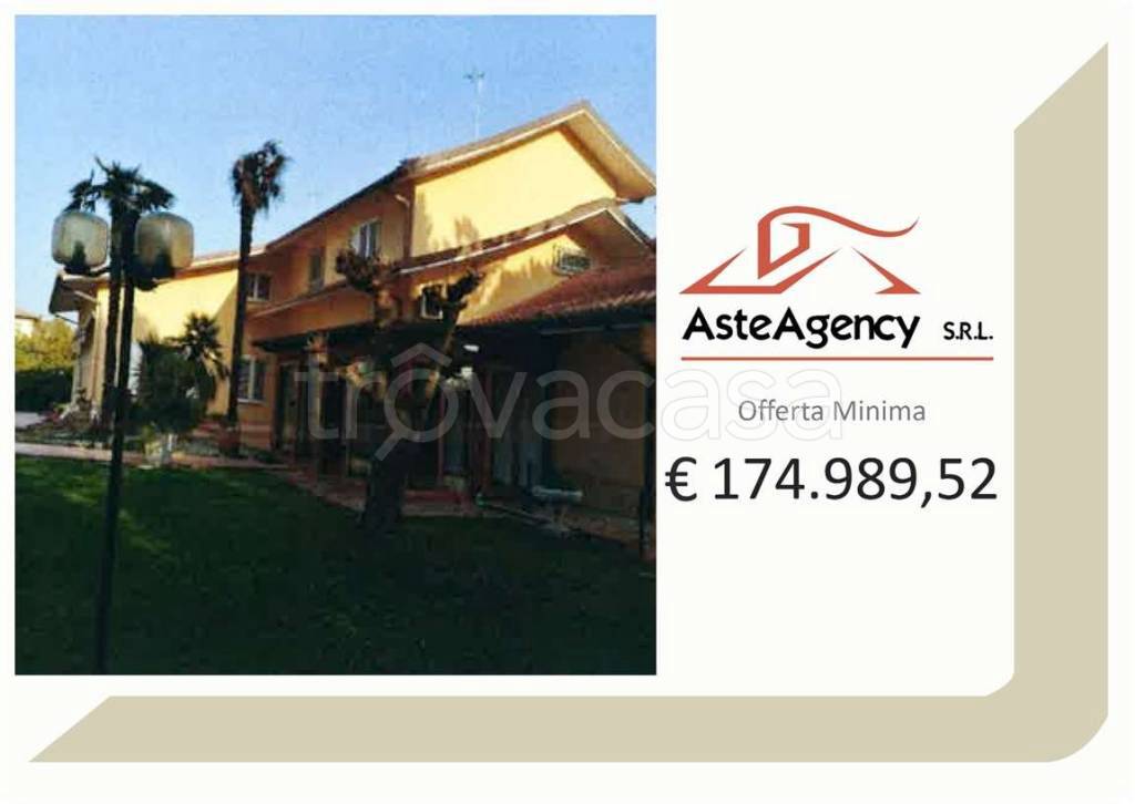 casa indipendente in vendita a Recanati