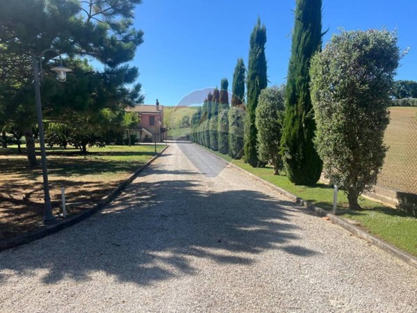 casa indipendente in vendita a Recanati in zona Chiarino
